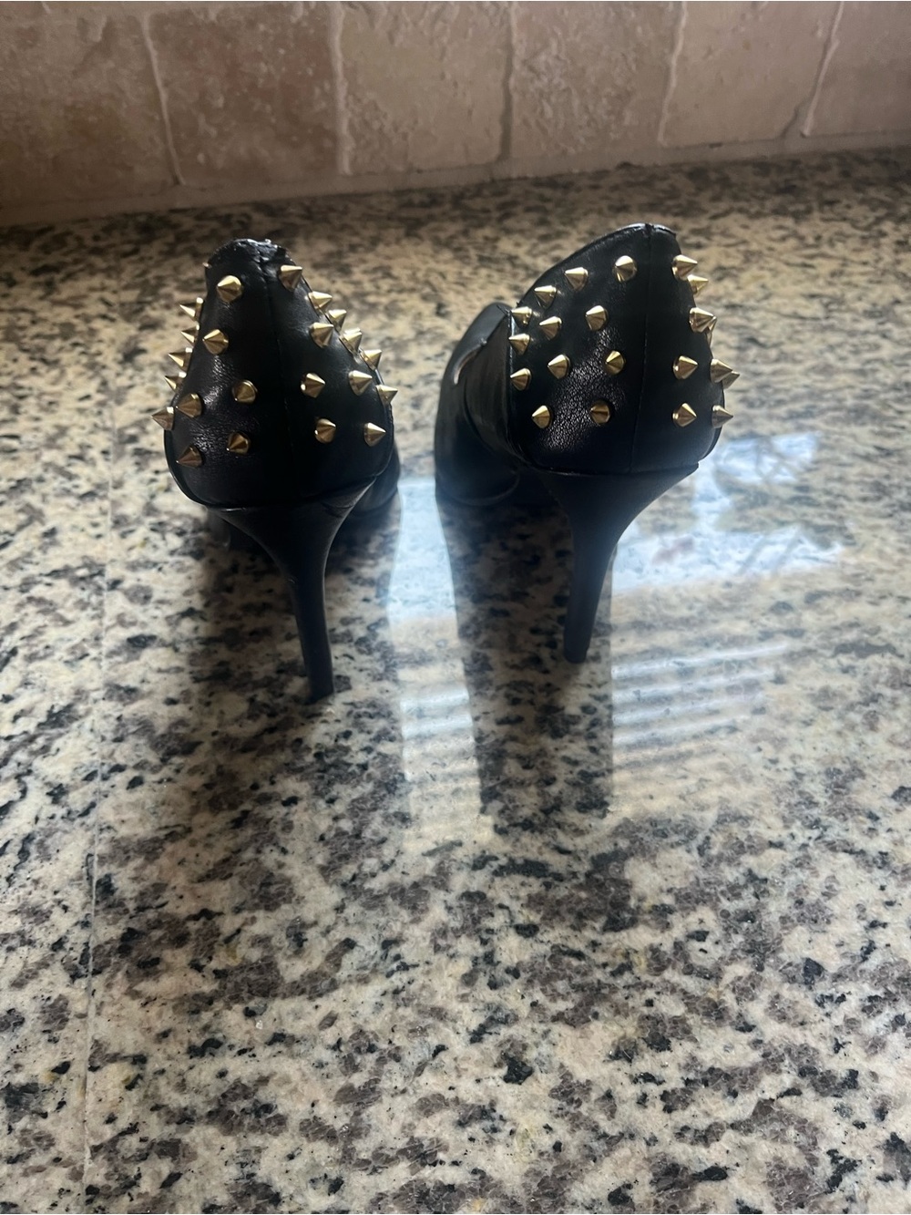 Qupid Black Pointed Spike-Embellished Pumps